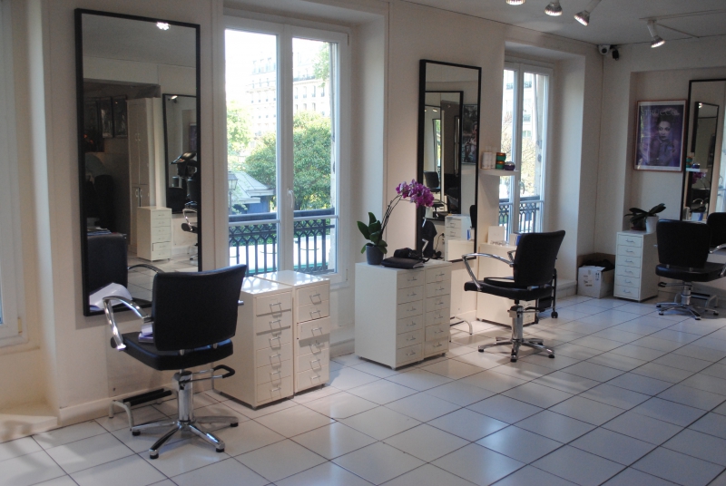 salon-coiffure-RIMPLAS-min_floor-home-office-property-living-room-room-781228-pxhere.com